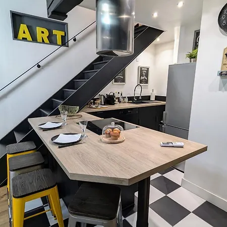 Appartement Grand Duplex - Parking Prive - Centre - Calme *